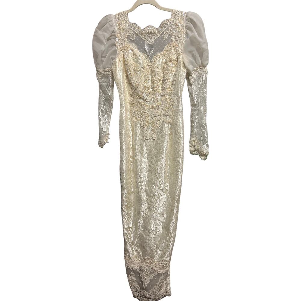 Vintage 1980s Lace Wedding Dress - Picture 2 of 10